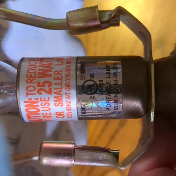 Vintage 2002 Currier & Ives American Winter Scene Painted Glass Lamp & Base 12" - Picture 5 of 7